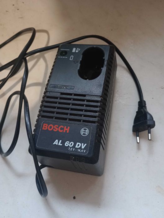 Ładowarka do  akumulatorów Bosch, AL 60 DV