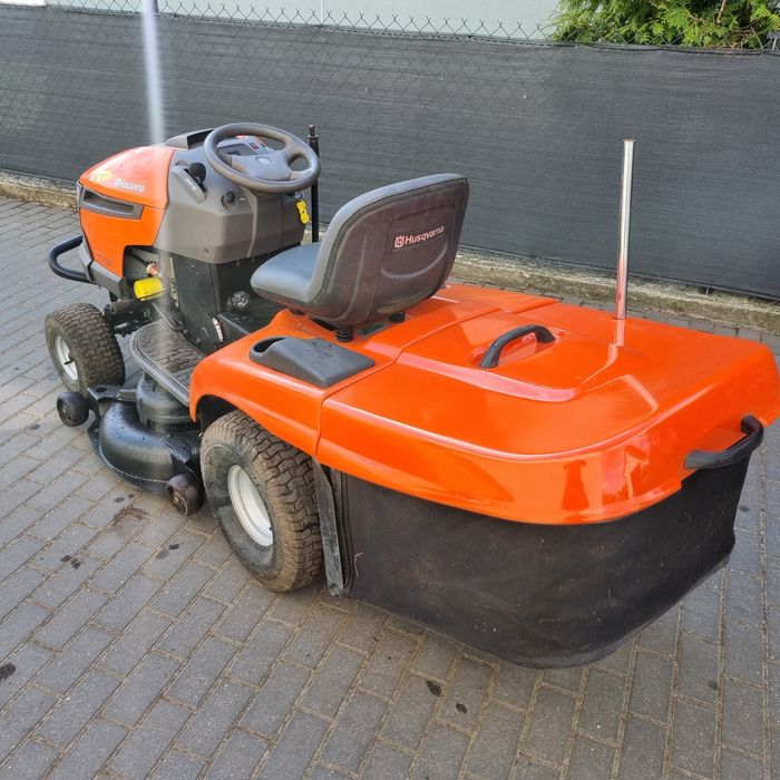 Kosiarka traktorek Husqvarna Cth220 twin