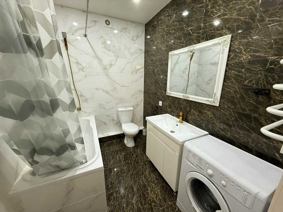 Євро 2к - 45 метрів в Центральному Парку. Газове опалення. Балкон.