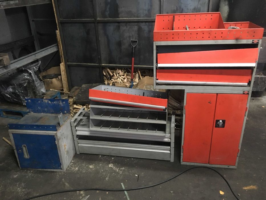 Szafki warsztatowe Würth do samochodu dostawczego