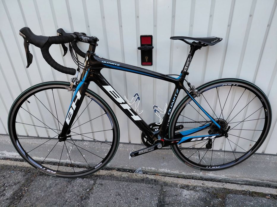 Bicicleta toda em carbono. Com ofertas.