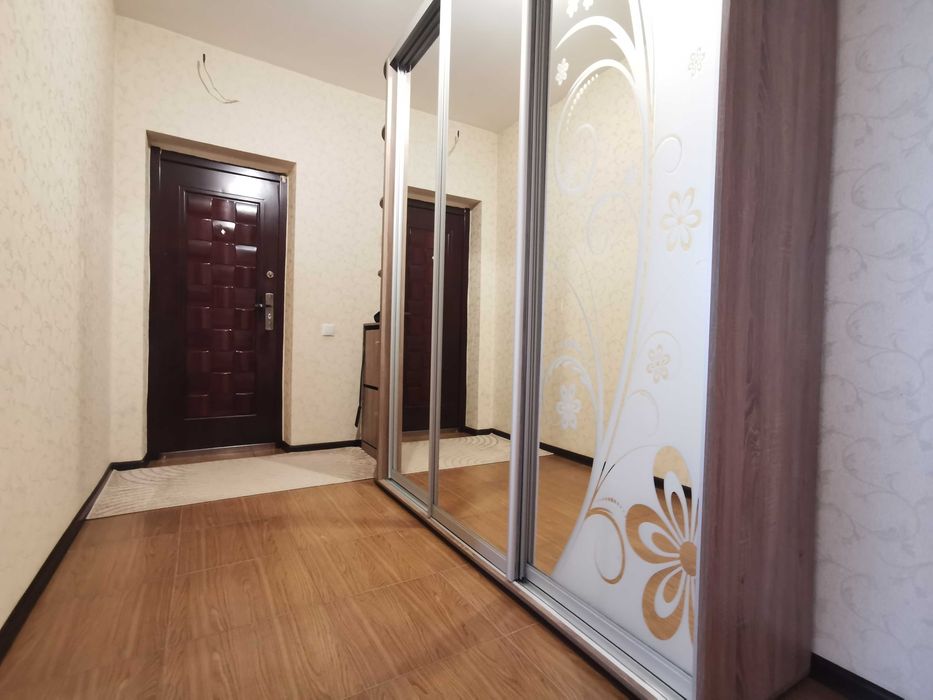 2 кімнатна квартира 67 м² з ремонтом і автономкою RD