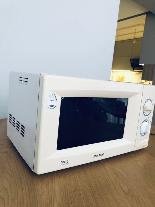 Мікрохвильовка SAMSUNG