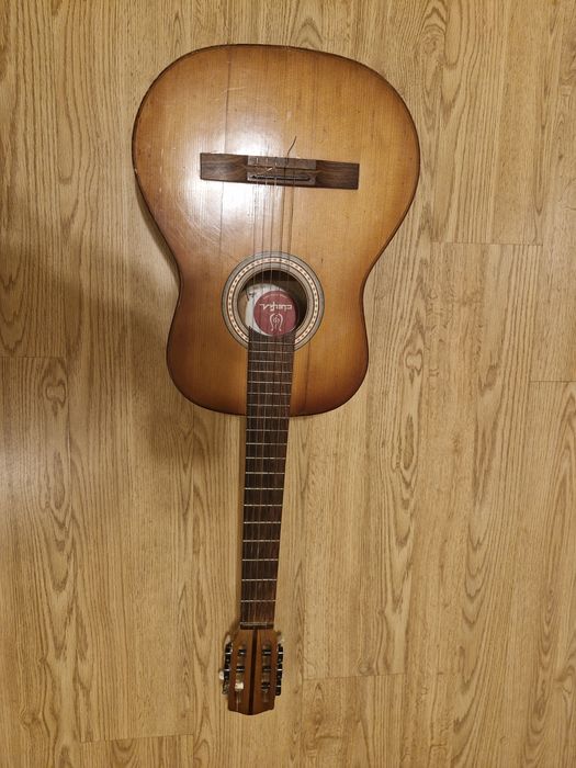 Gitara defil akustyczna