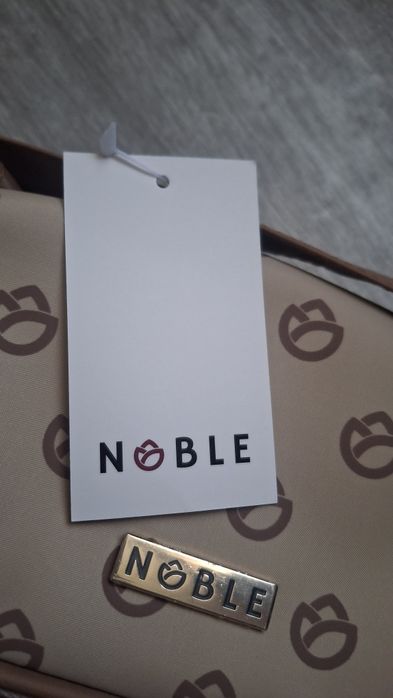 Kosmetyczka Noble, kuferek na kosmetyki.