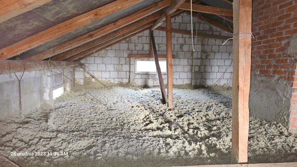 Ocieplenie Poddasza Stropu Wstrzykiwanie Nadmuch Wełny Celulozy