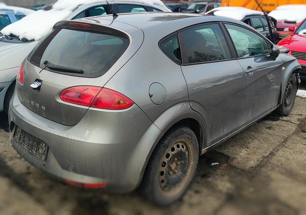 Seat Leon 2 klapa tył