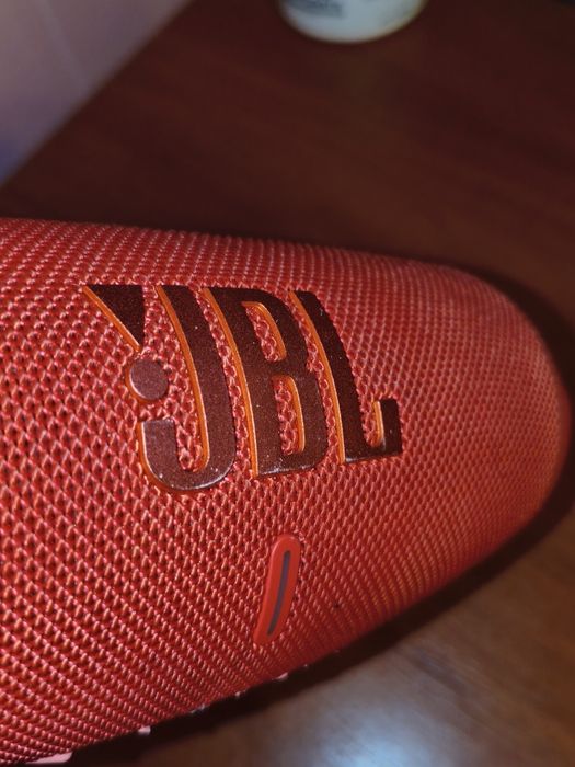 Продаю Jbl charge 5