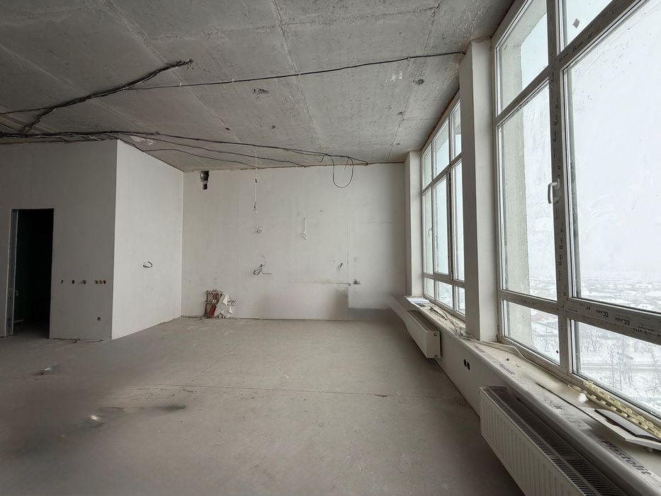 Продаж пентахуса част. ремонтом. З великою терассою. Без комісії