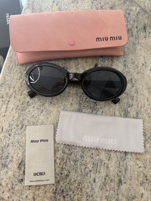 Okulary przeciwsloneczne Miu Miu czarne nowe z pudelkiem