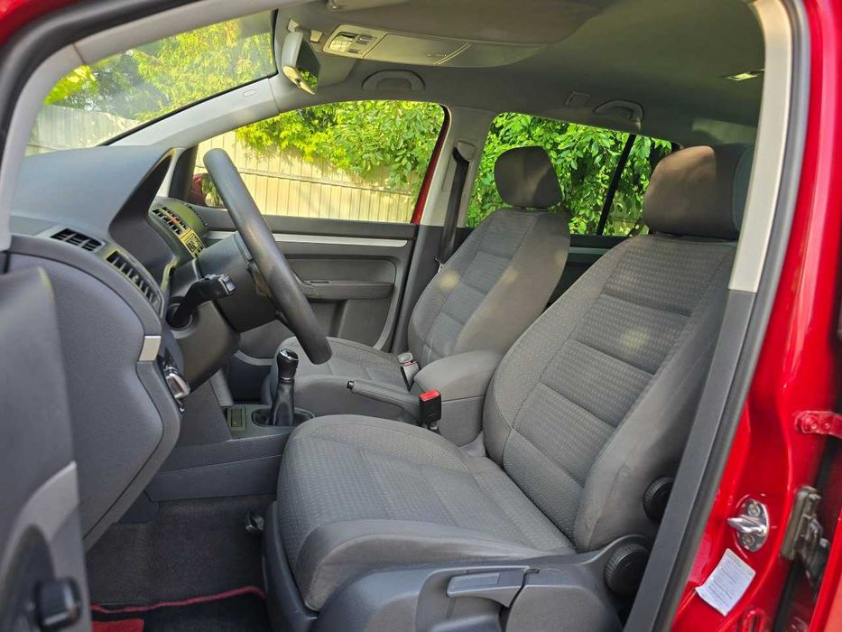 Продам Volkswagen Touran 2003. Можна в розстрочку, під викуп.