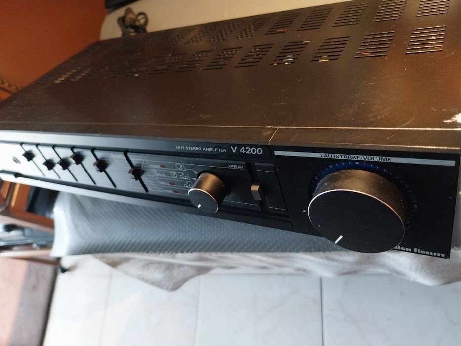 Amplificador som grundig impecavel
