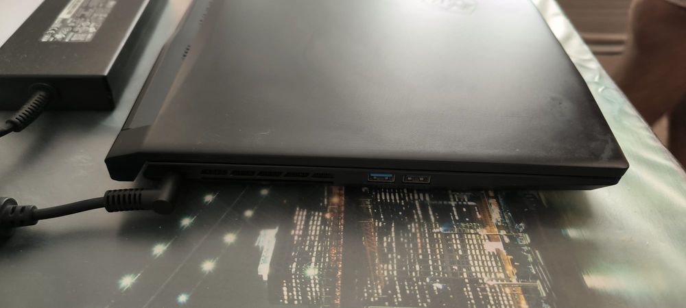 Troco Portátil gamer em troca de PS5 pro ou iPhone pro max 17 novo