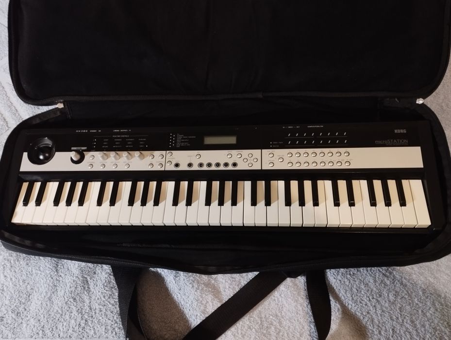 Korg Microstation + чохол