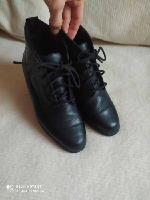 Clarks 38 38.5 25 cm wkladka skórzane buty na jesień i zimę czarne bdb