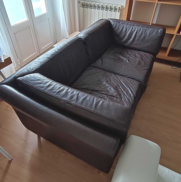 Sofá moderno, castanho em Pele resistente, da Habitat, hoje loja Área