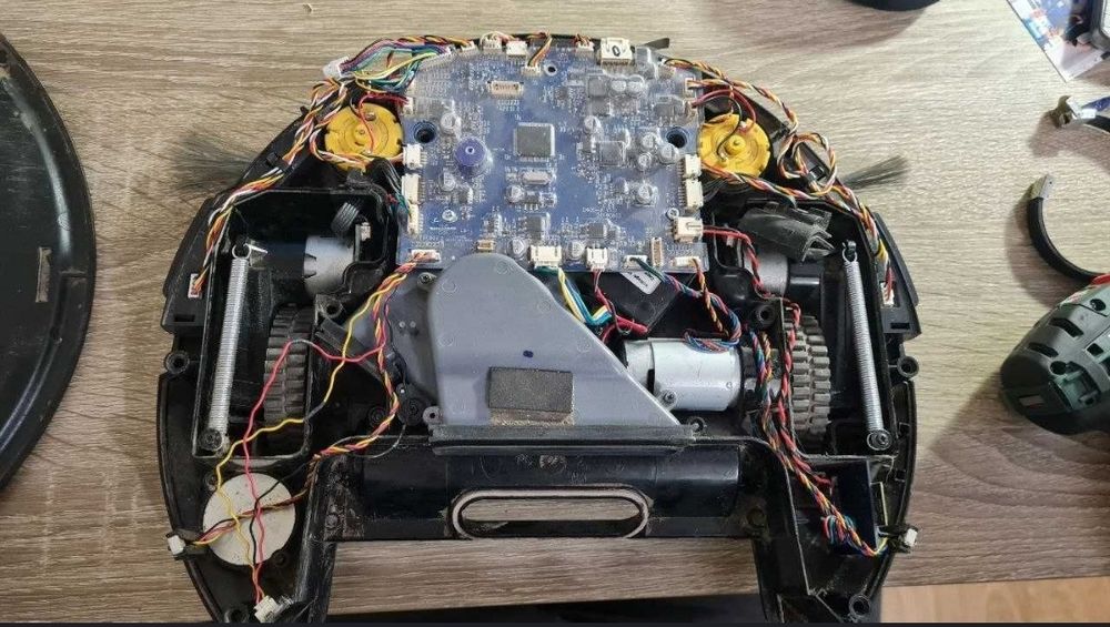 Робот-пилосос Lenovo Robot Vacuum Cleaner E1 на запчастини