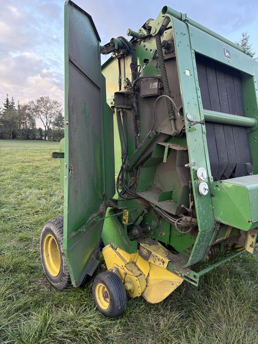 Prasa John Deere 590
