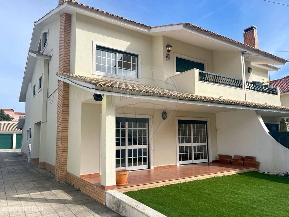 Moradia T5 para venda