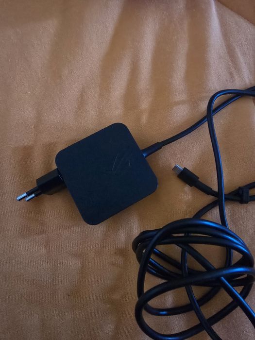 Carregador original asus rog ally de 65w