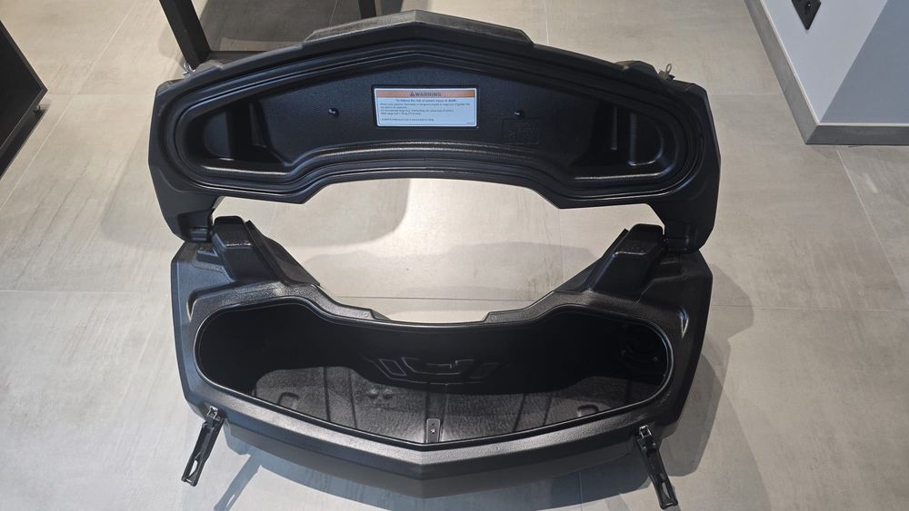 Kufer Centralny  Can-am Linq 86L
