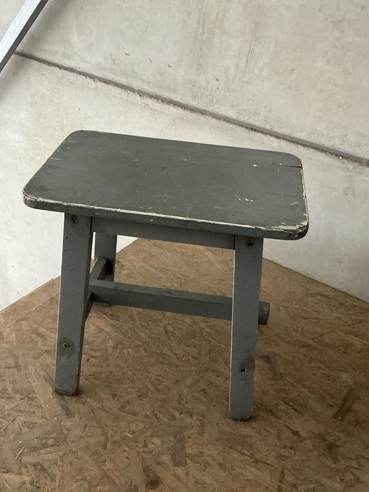 Banquetas Pequenas em Madeira – Redondas e Retangulares