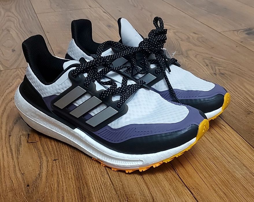 Buty Adidas model Ultraboost Light Cold.RDY rozmiar 40