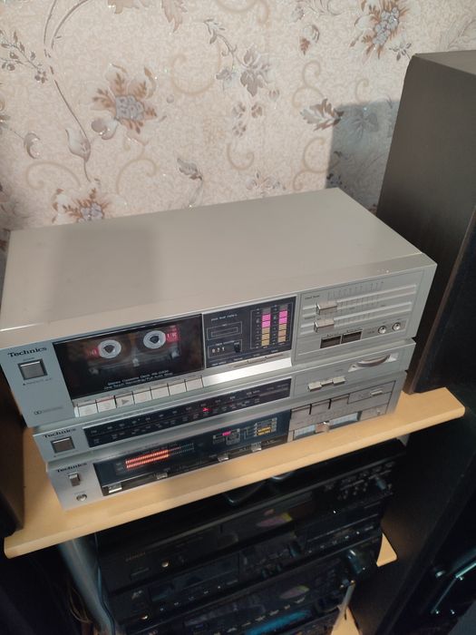 Стойка technics с колонками.