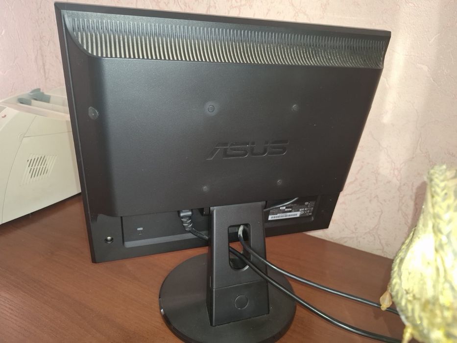 Продам монитор Asus 15 дюймов