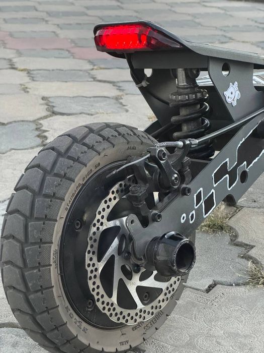 у продажі електро самокат kukirin g2