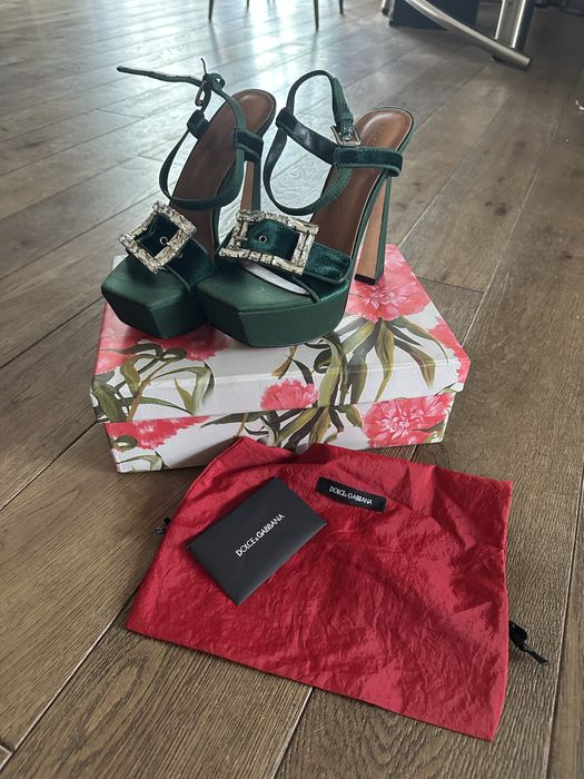 Ekskluzywne szpilki Dolce & Gabbana – elegancja w najlepszym wydaniu!