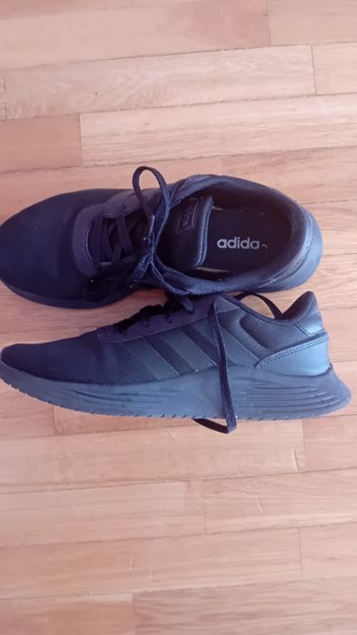 adidas lite racer 2.0 black 
size 42 
estado: muito bom ( deixaram me