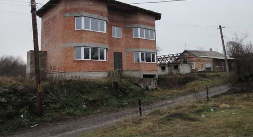 Продаж будинку, земельної ділянки