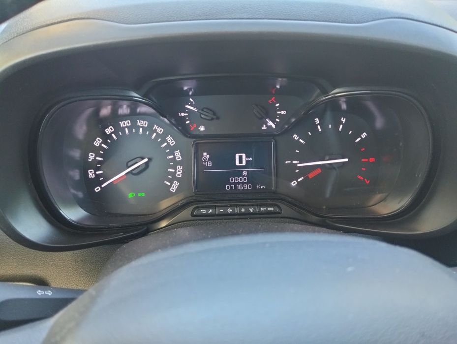 Vendo uma carrinha