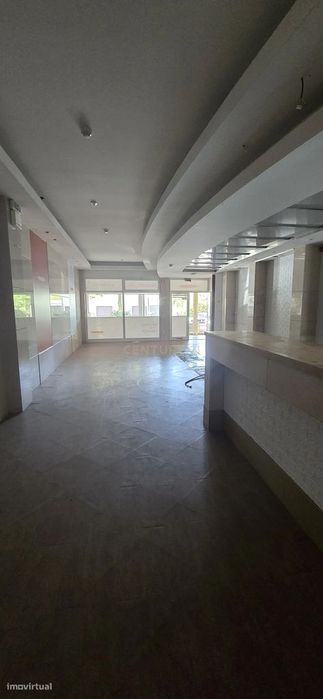 Loja com Viabilidade para Habitação – 91 m² – Rio Tinto