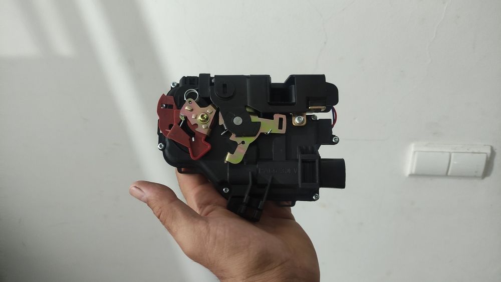Fechadura nova trás direita Audi A4 b6