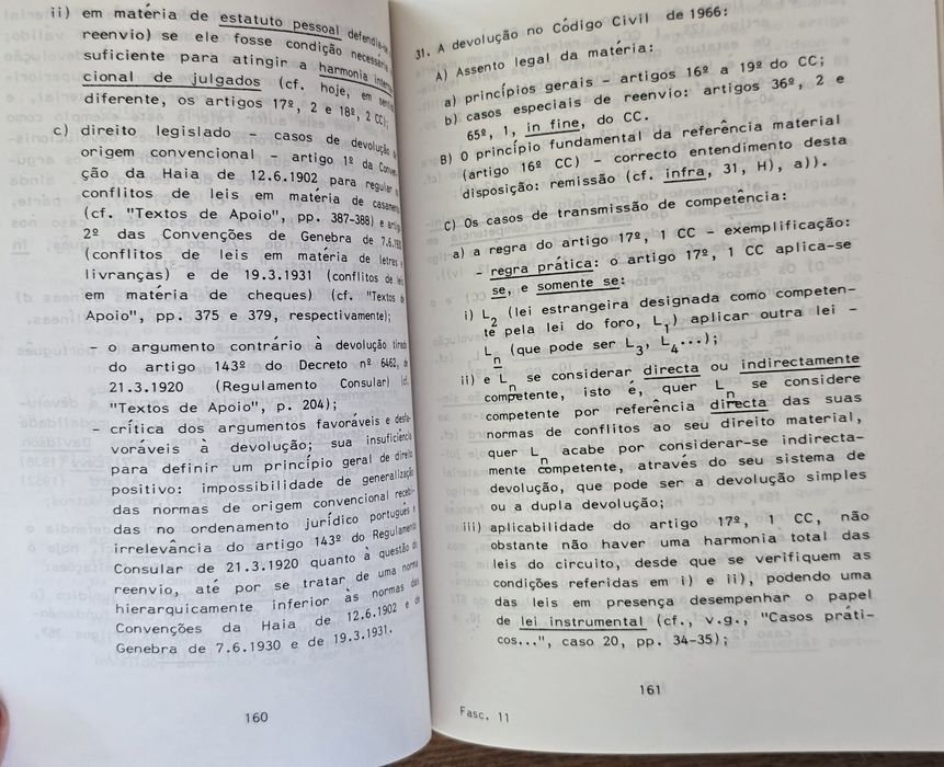 Livros jurídicos / Direito/ 1 = 5€ / 10 = 40€