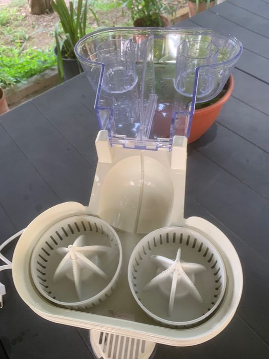 Vendo espremedor de citrinos elétrico dupla cabeça.