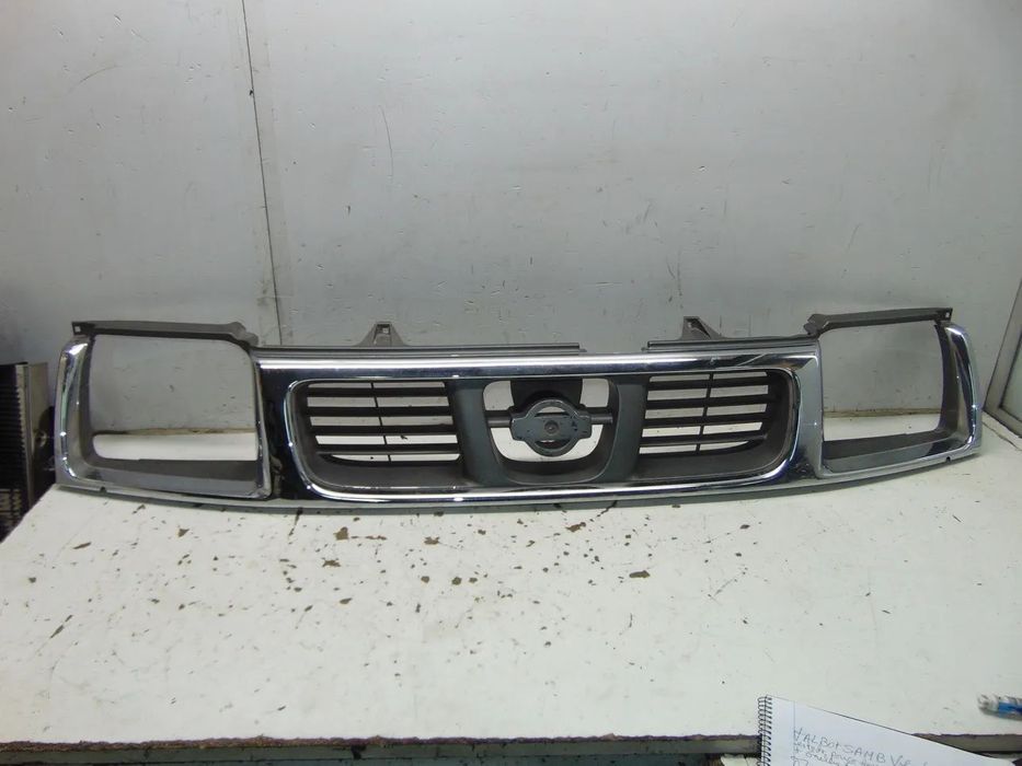 Nissan pick up D22 navarra grelha