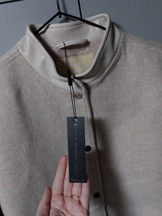 Дівчатка, лишився останній) Шикарні курточки-бомбери на весну в молочн