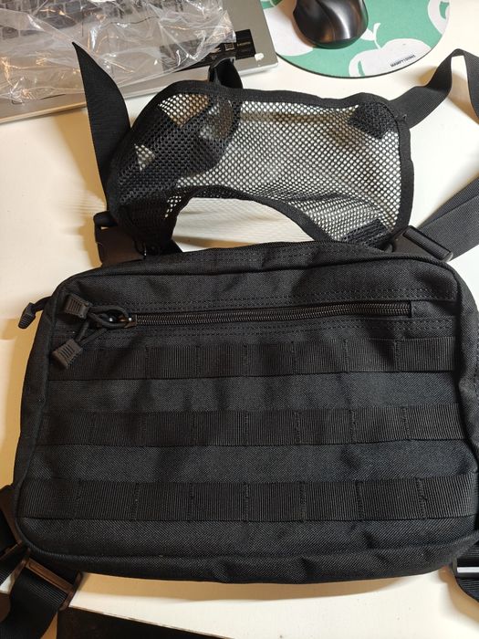 Torba taktyczna na klatkę piersiową czarna B407