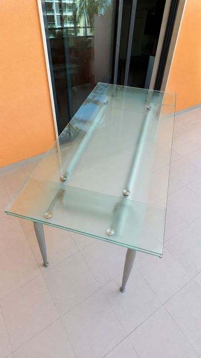 Mesa de jantar extensível em vidro temperado 160–220 cm