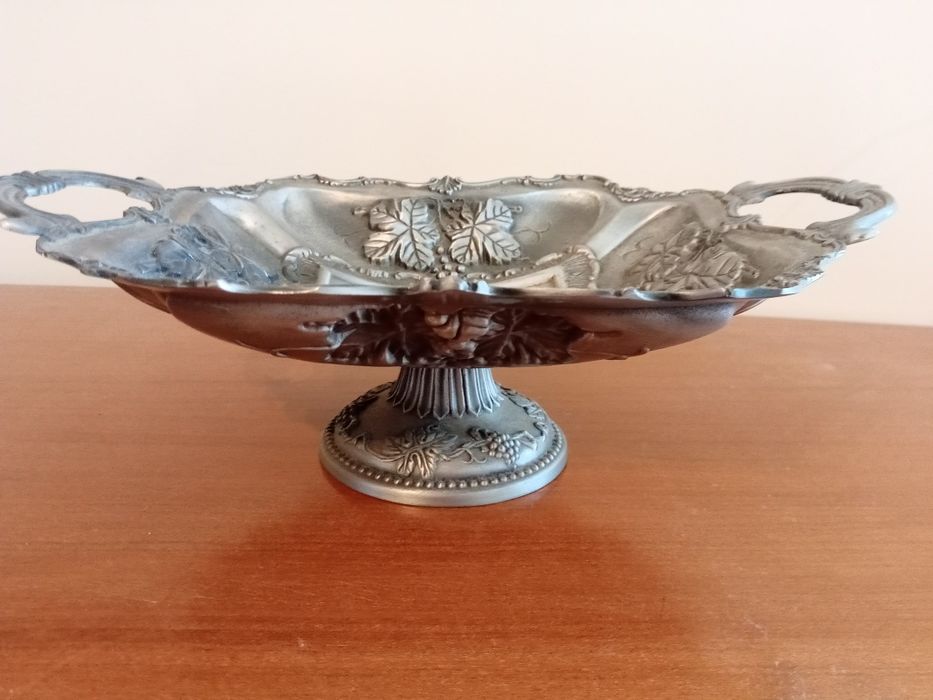 Peça decorativa em liga de estanho