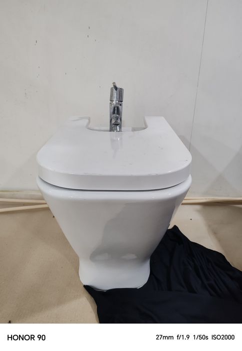 vide com tampa e torneira