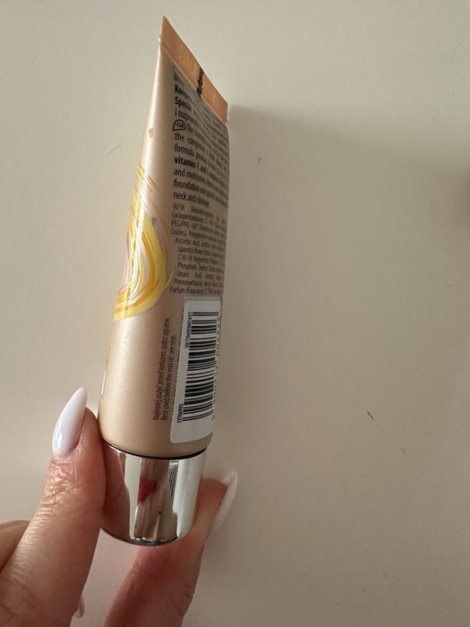 Podkład rozświetlający fluid lirene 03 beige all day glow up to 12h dermoprogram