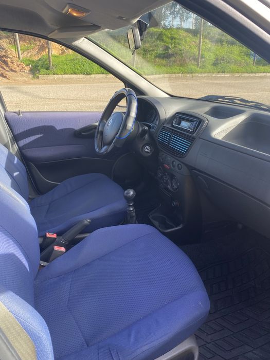 Carro Fiat punto 8v