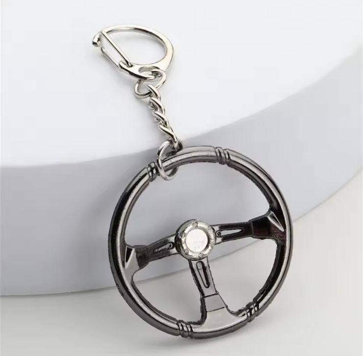 Різні брелоки на автомобільну тематику