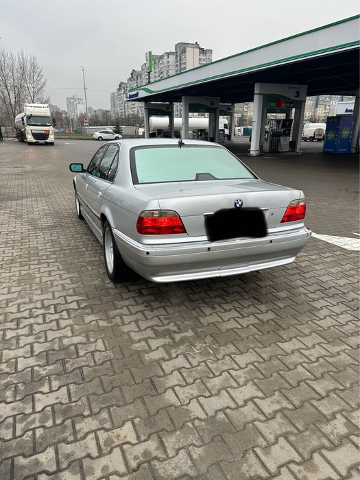 Продам БМВ е38.
