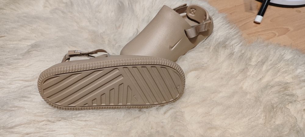 Hit chodaki  Nik klapki sandals logo R. 38/39 beż