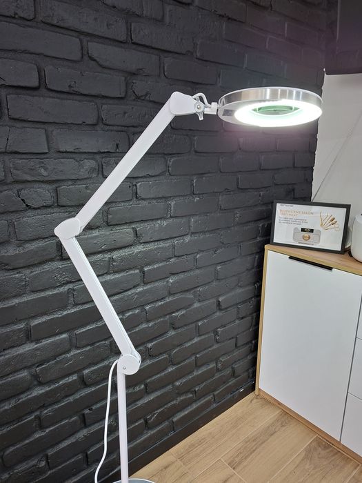 Lampa lupa Elegante ze statywem